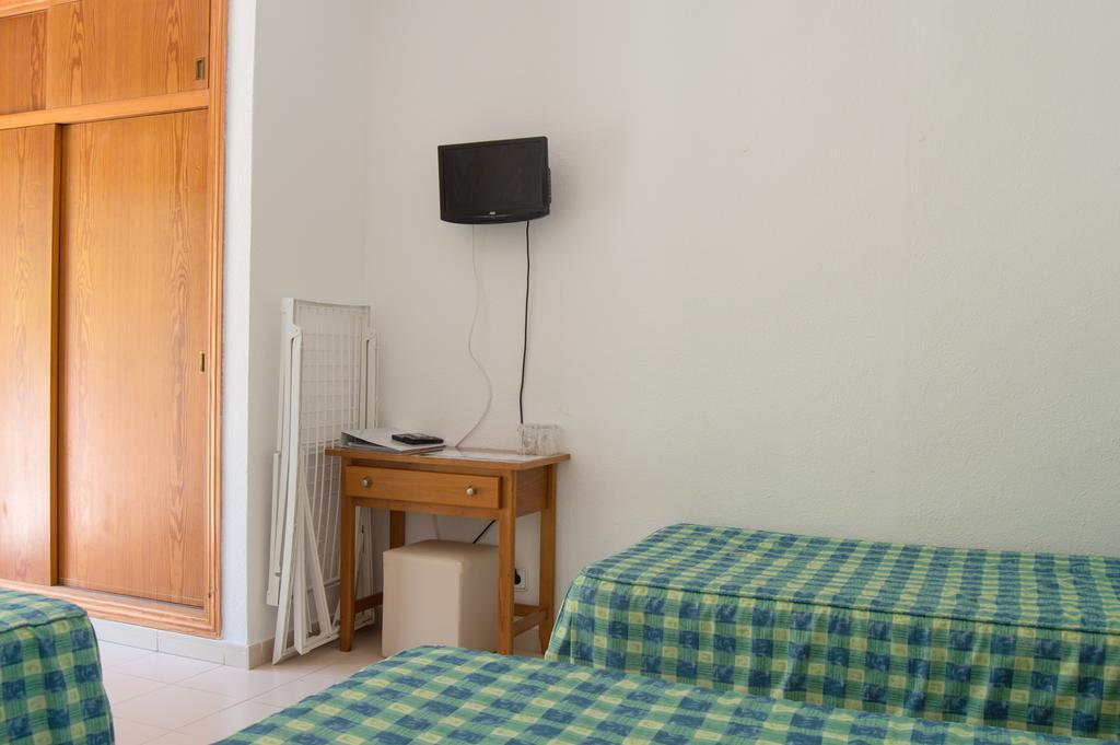 Hostal Rosales Es Pujols Exterior foto