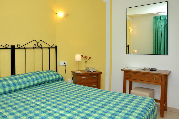 Hostal Rosales Es Pujols Exterior foto